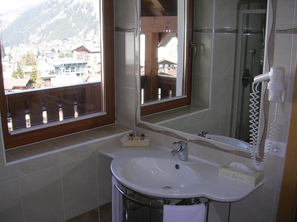 Garni La Tambra Hotel Selva di Val Gardena Bilik gambar